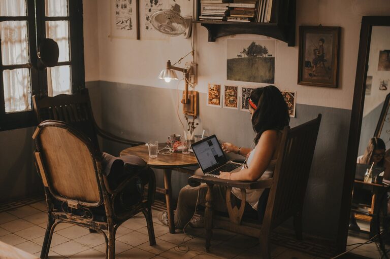 Tips for Creating an Effective Home Workspace to Boost Productivity and Comfort